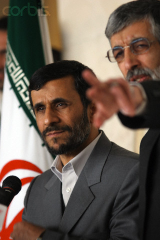 عکسی کمتر دیده شده از احمدی نژاد و حداد عادل