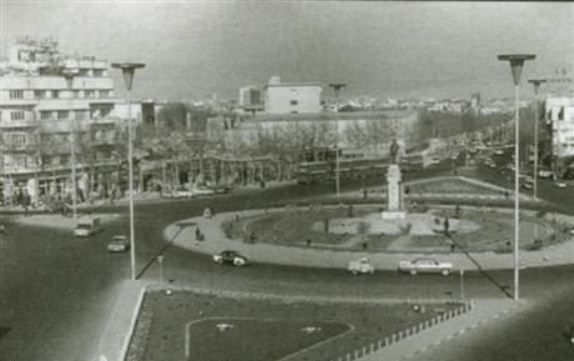 میدان انقلاب در دهه 40 / عکس