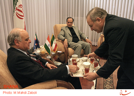 دیدار اولین وزیر نفت دولت احمدی نژاد با معاون وزیر انرژی هند/ 5 بهمن 1385