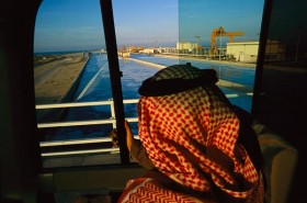 فاینشنال پست: سیاست نفتی عربستان از بالا بسته شده است