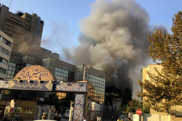 آتش سوزی تالار اصلی وزارت کشور مهار شد + تصاویر