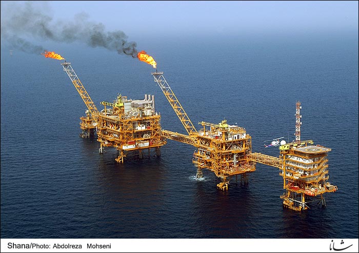 سکوی نفتی سروش - عکاس: عبدالرضا محسنی