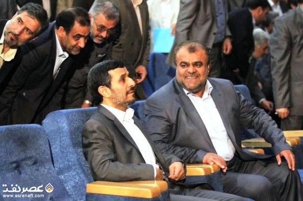 عکسی از معارفه آخرین وزیر نفت احمدی نژاد - عصر نفت