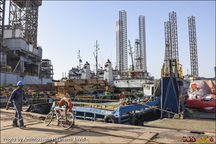 یارد ساخت و تعمیر تأسیسات دریایی یک شرکت ایرانی در منطقه آزاد حمریه