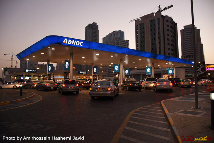 یک جایکاه توزیع سوخت متعلق به شرکت نفت ابوظبی در مسیر شارجه به دوبی