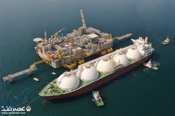 پهلودهی تانکر LNG به سکوی تولید و فرآورش و مایع سازی گاز طبیعی