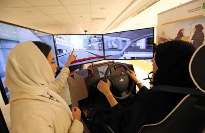 آرامکو در حال آموزش رانندگی به زنان