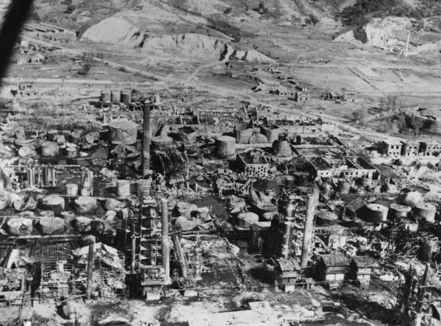 بمباران پالایشگاه کره شمالی در سال 1950