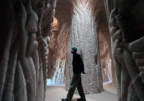10سال تراش دیوارهای یک غار برای خلق شاهکار هنری‌+تصاویر