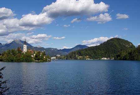 دریاچه بلد، اسلوونی یکی از رومانتیک ترین مناطق دنیا + تصاویر