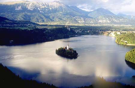 دریاچه بلد، اسلوونی یکی از رومانتیک ترین مناطق دنیا + تصاویر