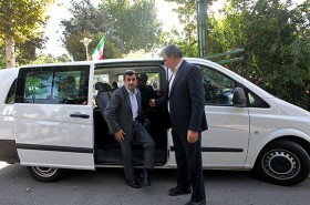 ماشین جدید احمدی نژاد / عکس