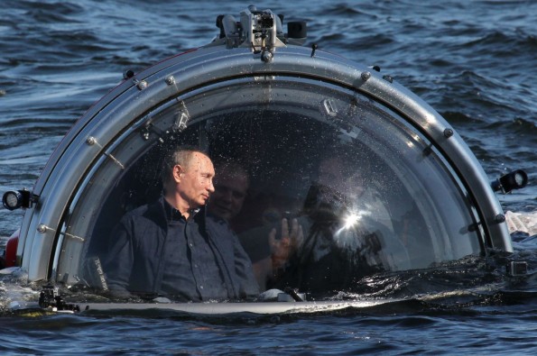 پوتین با زیر دریایی وی‍ژه به بستر دریای سیاه رفت