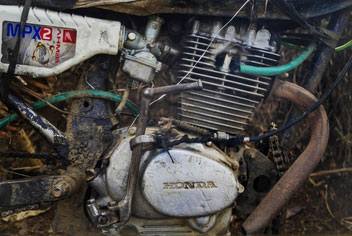 موتورسواری با اعمال شاقه در اندونزی+تصاویر