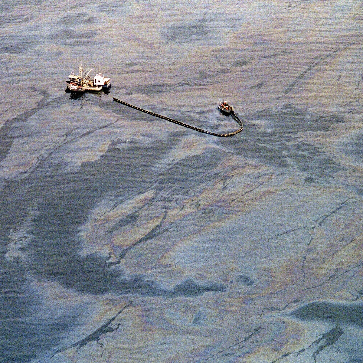 بزرگترین نشت نفت در جهان - میز نفت